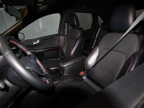 Used 2024 Ford Escape ST-Line w/ Tech Pack #1 FWD image 4