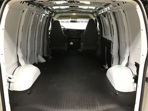 New 2025 Chevrolet Express 2500 image 12