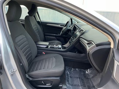 Used 2019 Ford Fusion SE image 19