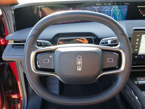 Certified 2024 Lincoln Nautilus Reserve w/ Jet Appearance Package (87T) AWD/4WD image 15