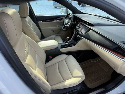 Used 2017 Cadillac XT5 Luxury image 33