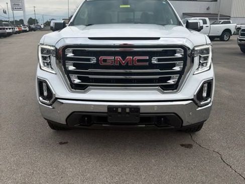 Used 2022 GMC Sierra 1500 SLT w/ SLT Premium Package AWD/4WD image 8