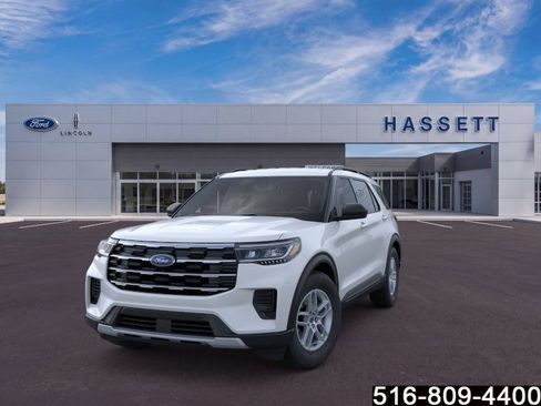Used 2026 Ford Explorer Active AWD/4WD image 2