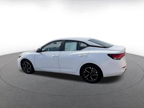 Used 2025 Nissan Sentra SV FWD image 8