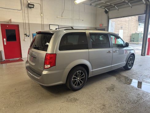 Used 2019 Dodge Grand Caravan GT FWD image 8