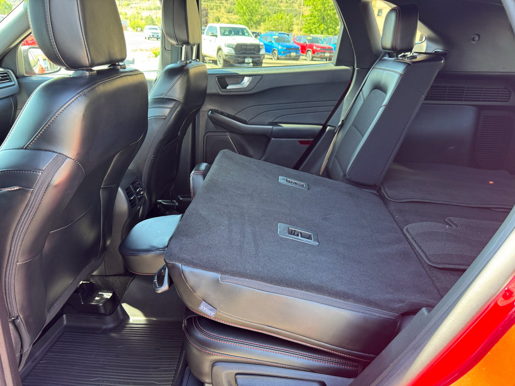 Used 2025 Ford Escape ST-Line w/ Tech Pack #1 AWD/4WD image 12