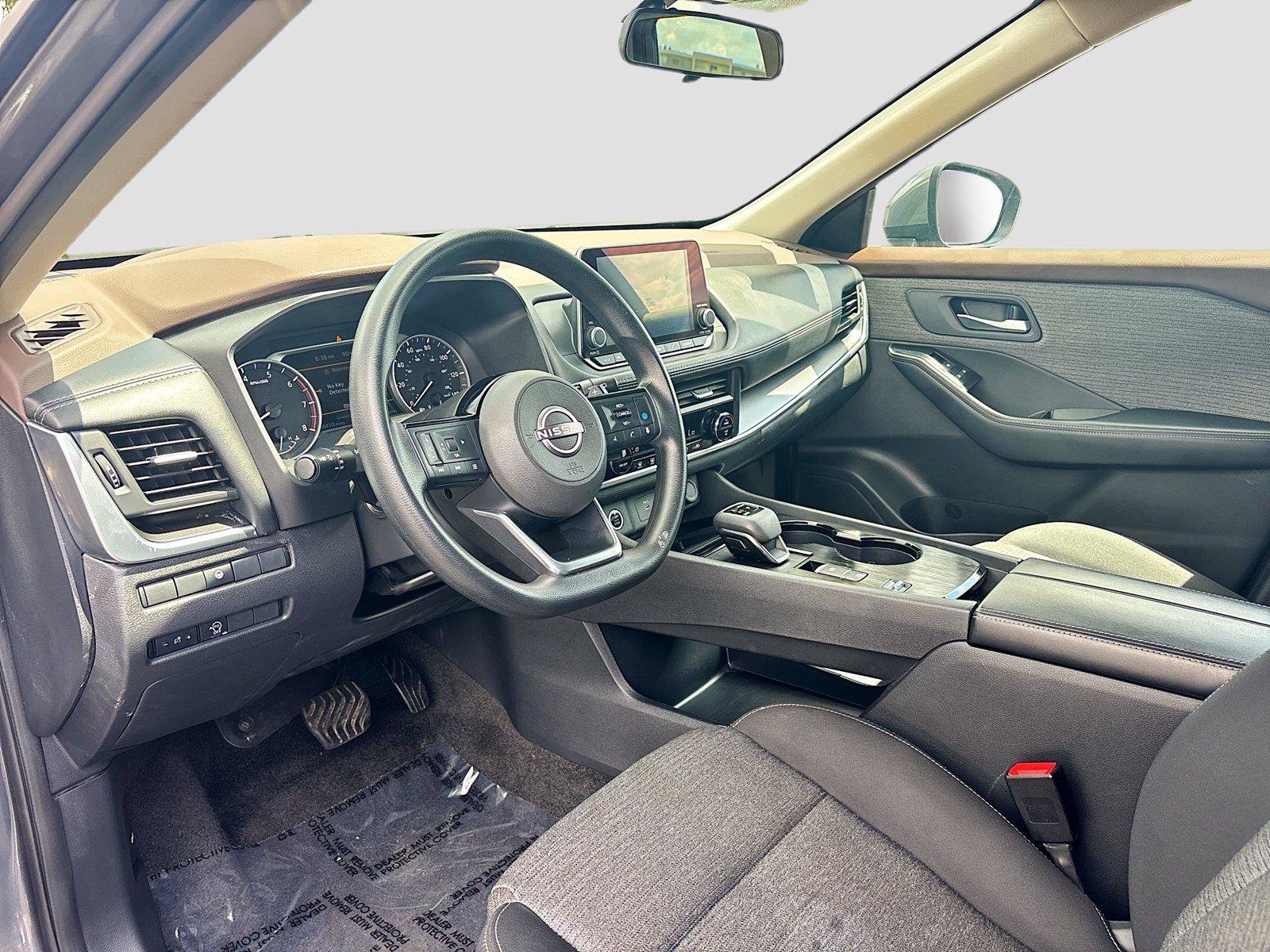 Used 2023 Nissan Rogue SV FWD image 9
