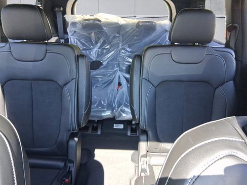 New 2025 Jeep Grand Cherokee L Altitude image 14