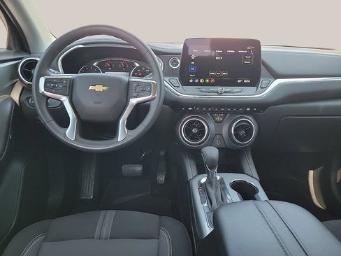 Used 2025 Chevrolet Blazer LT FWD image 10