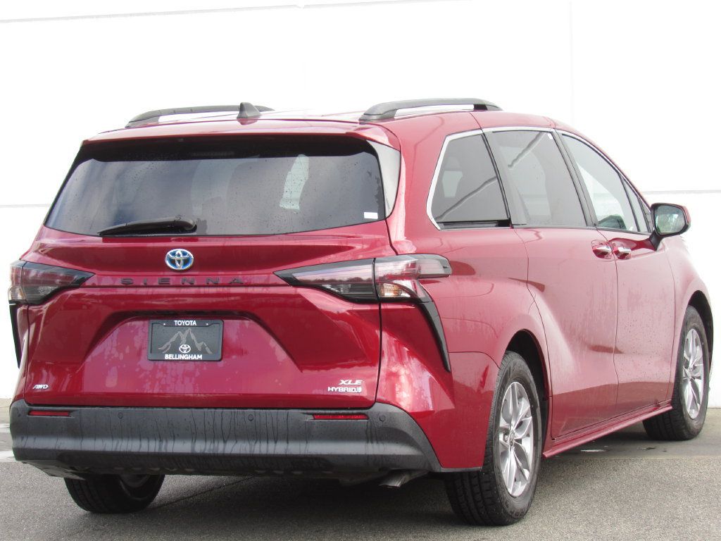 Certified 2023 Toyota Sienna XLE w/ XLE Plus Package AWD/4WD image 6