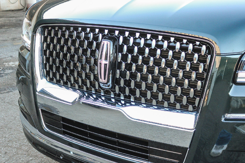 Used 2024 Lincoln Navigator Black Label AWD/4WD image 6
