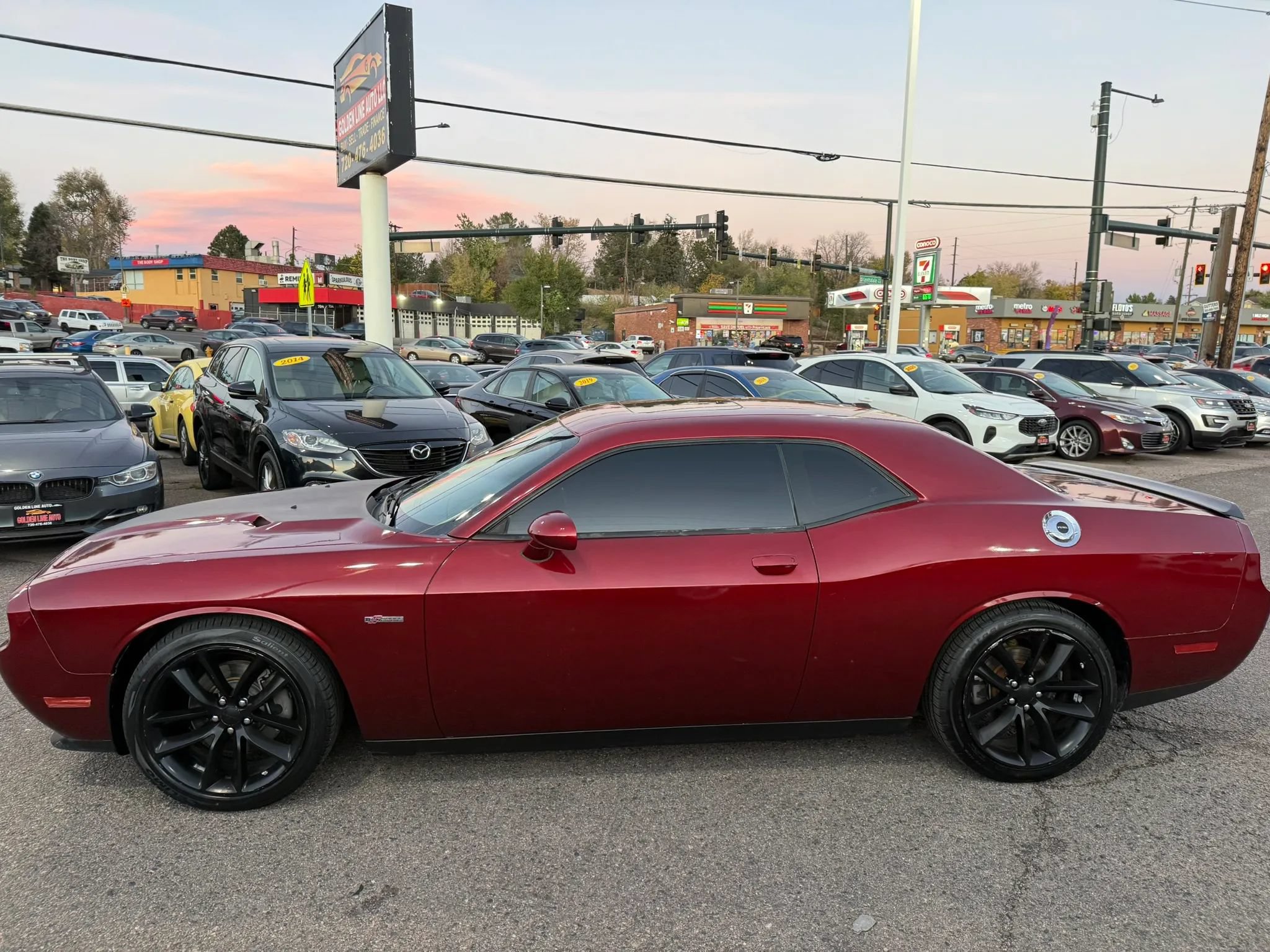 Used 2014 Dodge Challenger R/T RWD image 4