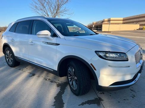 Used 2022 Lincoln Nautilus Reserve image 8