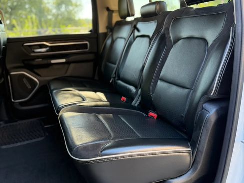Used 2019 RAM 1500 Laramie AWD/4WD image 13
