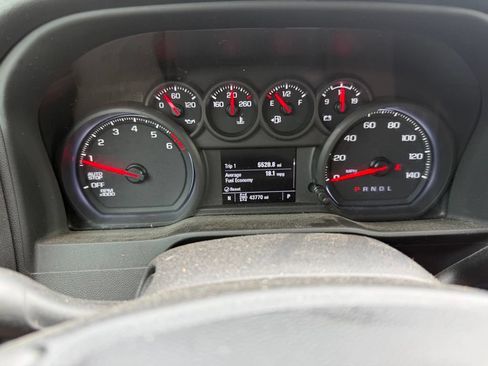 Used 2022 Chevrolet Silverado 1500 Custom AWD/4WD image 19