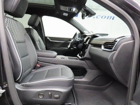 Used 2024 GMC Acadia Denali image 34