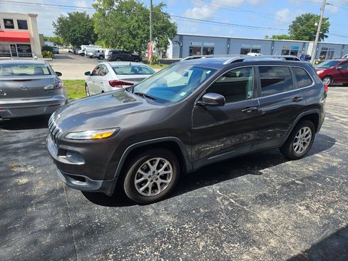 Used 2014 Jeep Cherokee Latitude FWD image 12