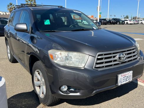 Used 2010 Toyota Highlander SE image 3
