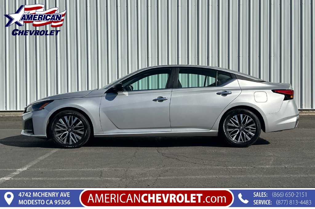 Used 2025 Nissan Altima 2.5 SV FWD image 7