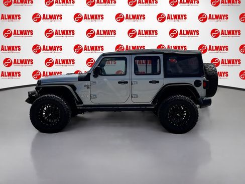 Used 2019 Jeep Wrangler Unlimited Sahara AWD/4WD image 10