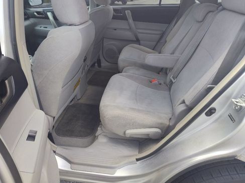 Used 2010 Toyota Highlander Sport FWD image 12