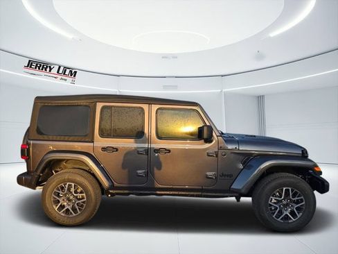 New 2025 Jeep Wrangler Unlimited Sahara w/ Safety Group AWD/4WD image 7