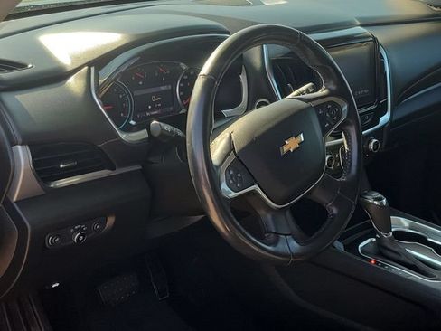 Used 2020 Chevrolet Traverse LT FWD image 9