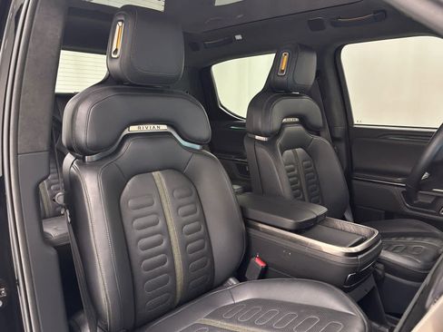 Used 2022 Rivian R1T Adventure image 19