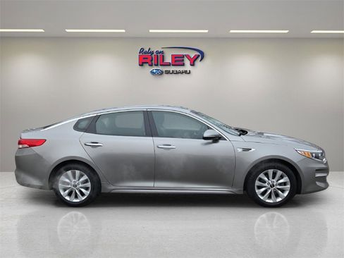 Used 2017 Kia Optima EX image 6