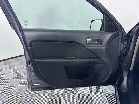 Used 2010 Ford Fusion SE image 22