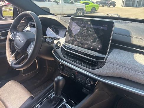 Certified 2023 Jeep Compass Latitude w/ Convenience Group AWD/4WD image 21