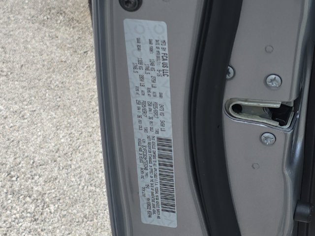 Used 2017 Dodge Journey SXT w/ Comfort/Convenience Group FWD image 33