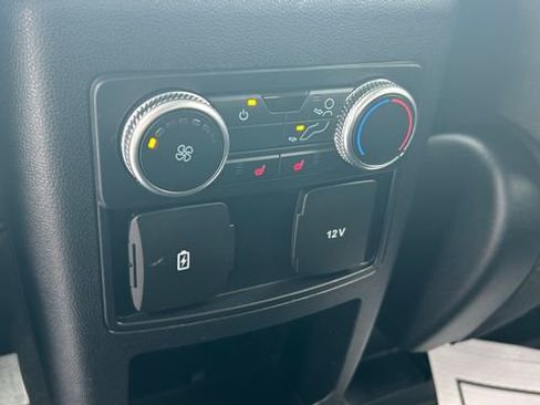 Used 2020 Ford Explorer XLT w/ Comfort Package image 35