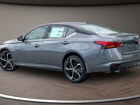 New 2026 Nissan Altima 2.5 SR image 3