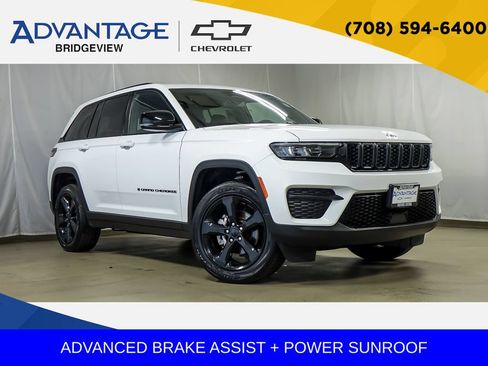 Used 2023 Jeep Grand Cherokee Altitude AWD/4WD image 1