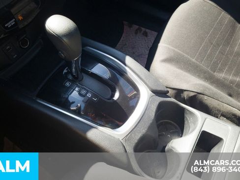 Used 2016 Nissan Rogue S image 10