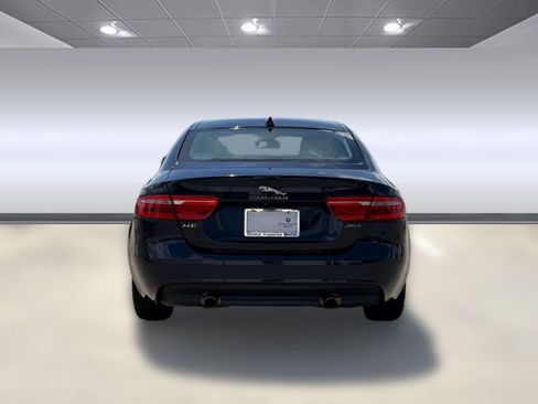 Used 2018 Jaguar XE RWD image 8