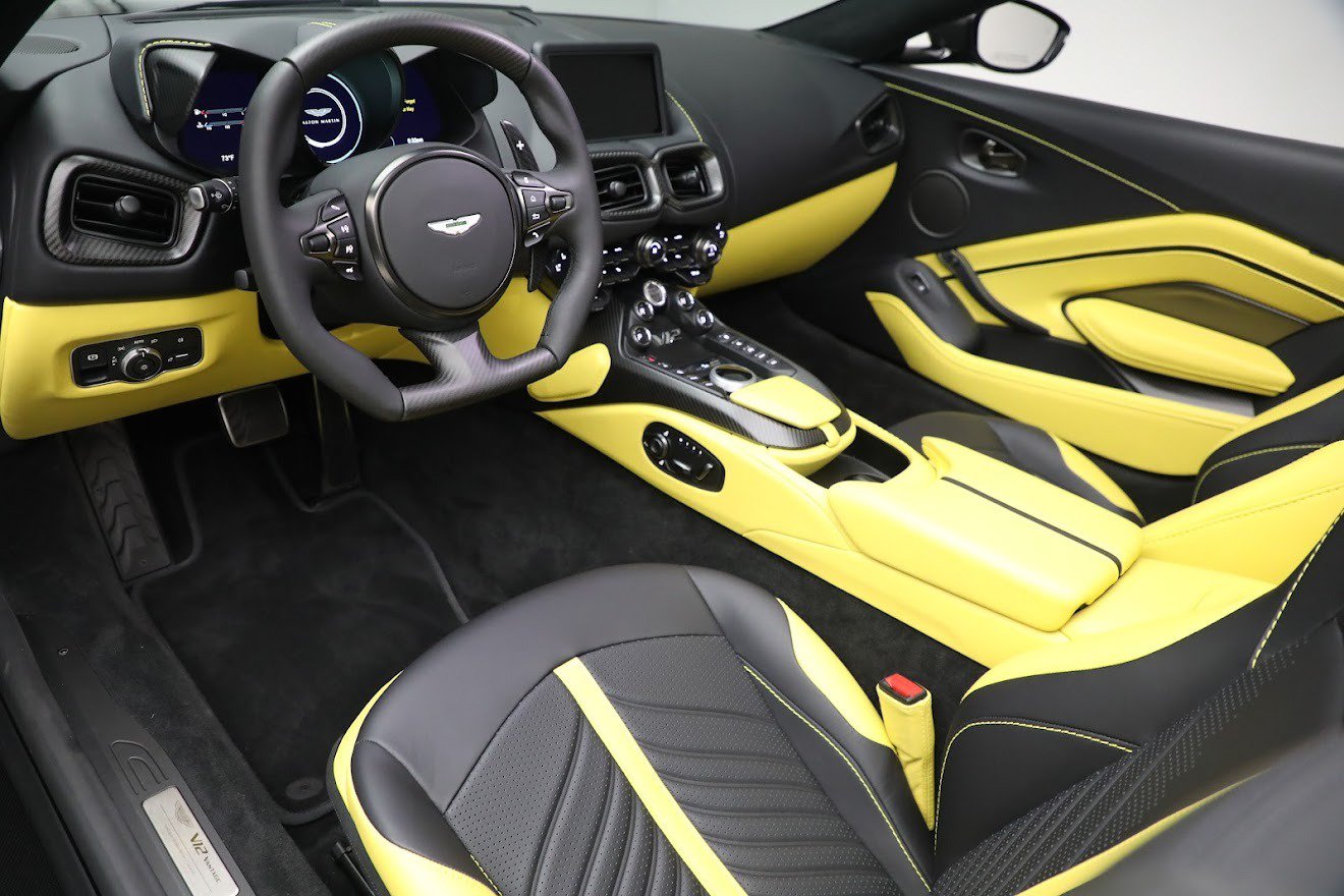 Used 2023 Aston Martin V12 Vantage Roadster RWD image 19