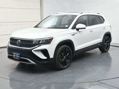 Certified 2022 Volkswagen Taos SE w/ Panoramic Sunroof Package