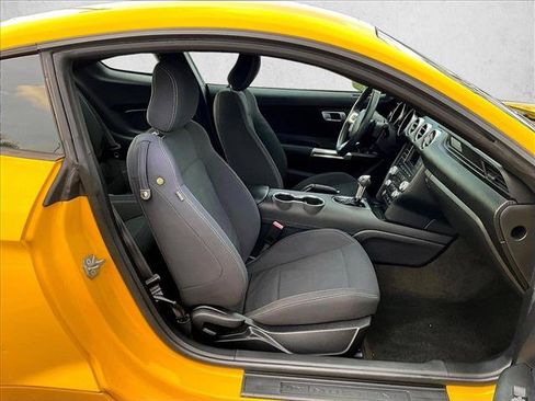 Used 2018 Ford Mustang Coupe RWD image 9