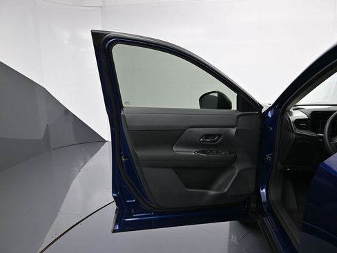 Certified 2025 Nissan Kicks S image 11