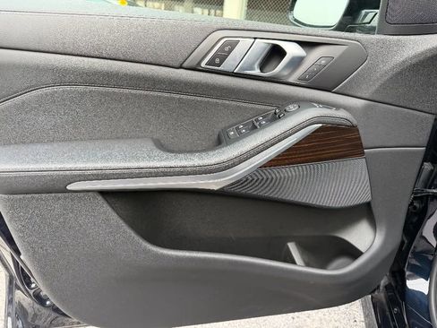 Used 2021 BMW X5 xDrive40i w/ M Sport Package image 10