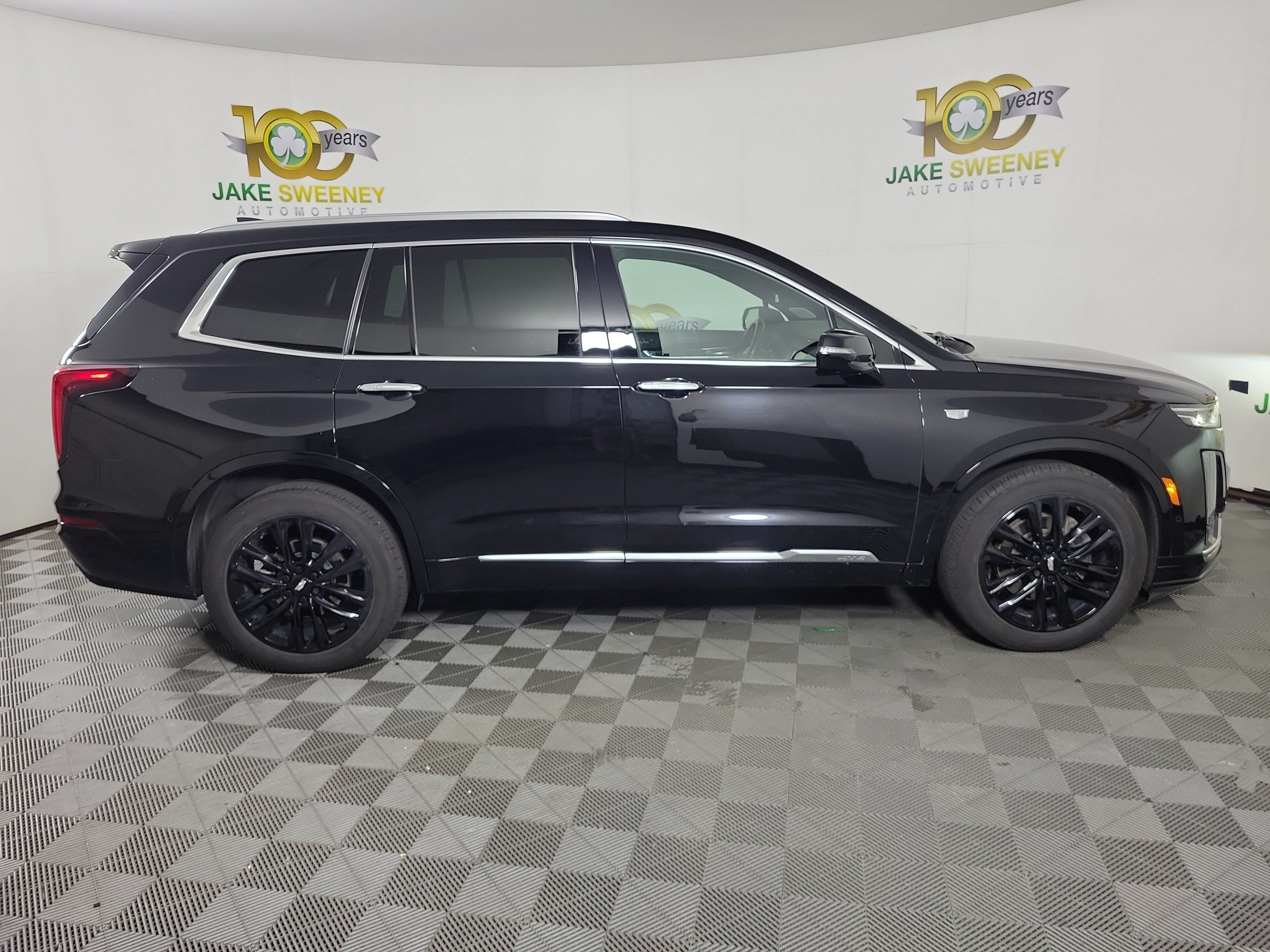 Used 2022 Cadillac XT6 Premium Luxury w/ LPO, ONYX Package AWD/4WD image 4