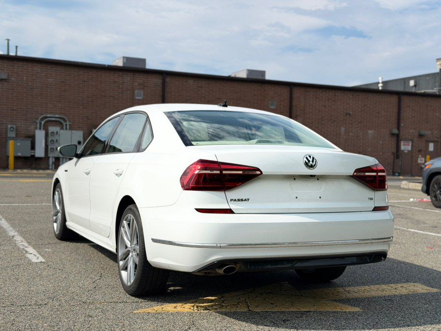 Used 2018 Volkswagen Passat 2.0T R-Line FWD image 6
