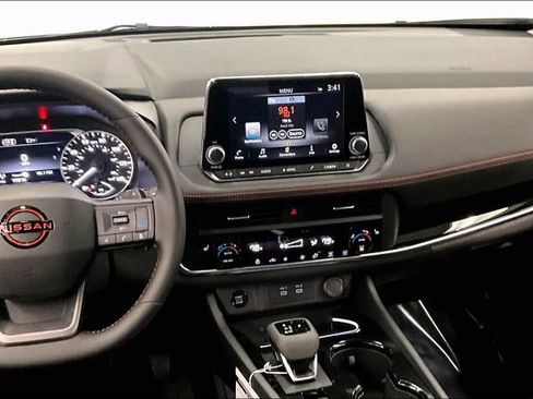 New 2026 Nissan Rogue SV image 8