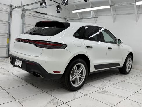 Certified 2023 Porsche Macan image 11