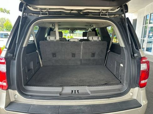 Used 2018 Ford Expedition Max XLT w/ Equipment Group 201A AWD/4WD image 25