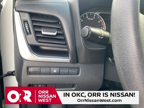 Used 2023 Nissan Rogue SV image 27