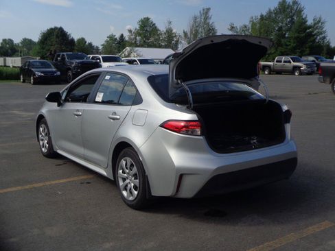 Used 2026 Toyota Corolla LE FWD image 7