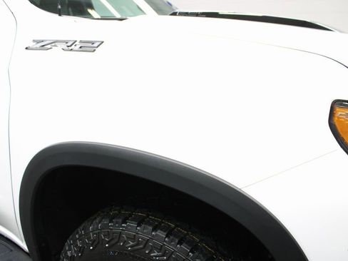 Used 2023 Chevrolet Silverado 1500 ZR2 image 36